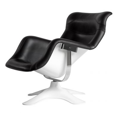 Karuselli Sessel von Artek: Drehsessel mit schwarzem Lederbezug und weißem Fußgestell. Designklassiker.